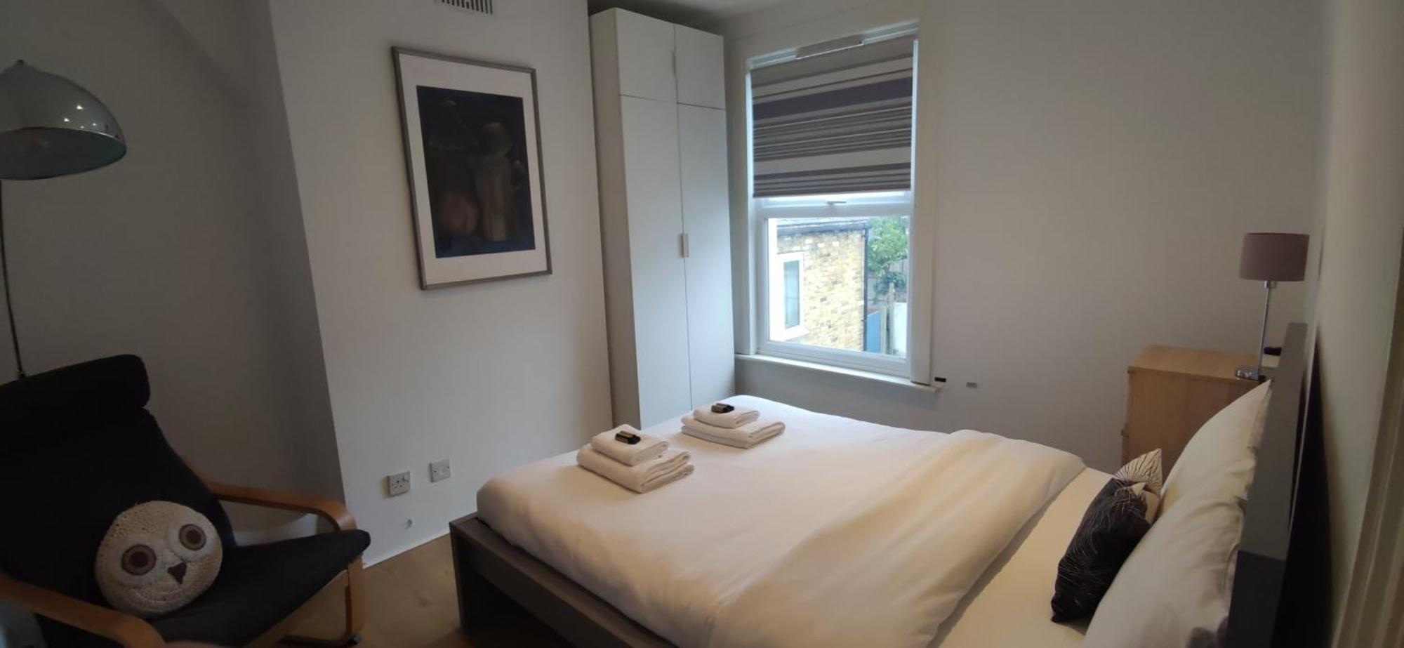 Hébergement de vacances Chic Semi-detached House With A Private Garden, Se *