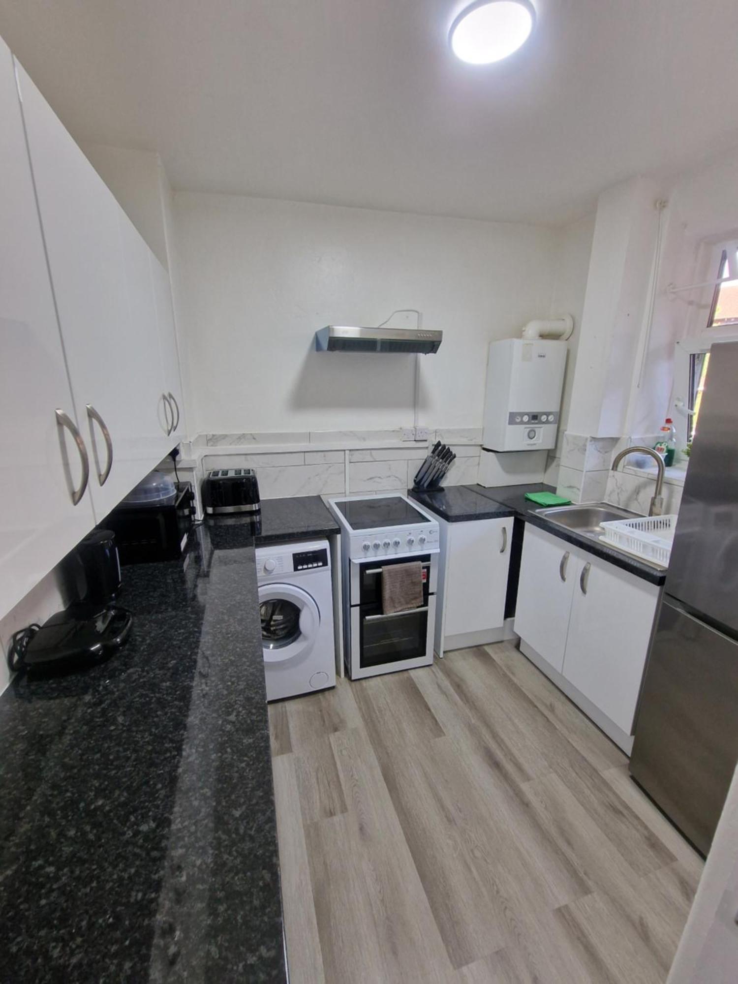 Comfortable 2 Bedrooms Flat In Oval Apartment London