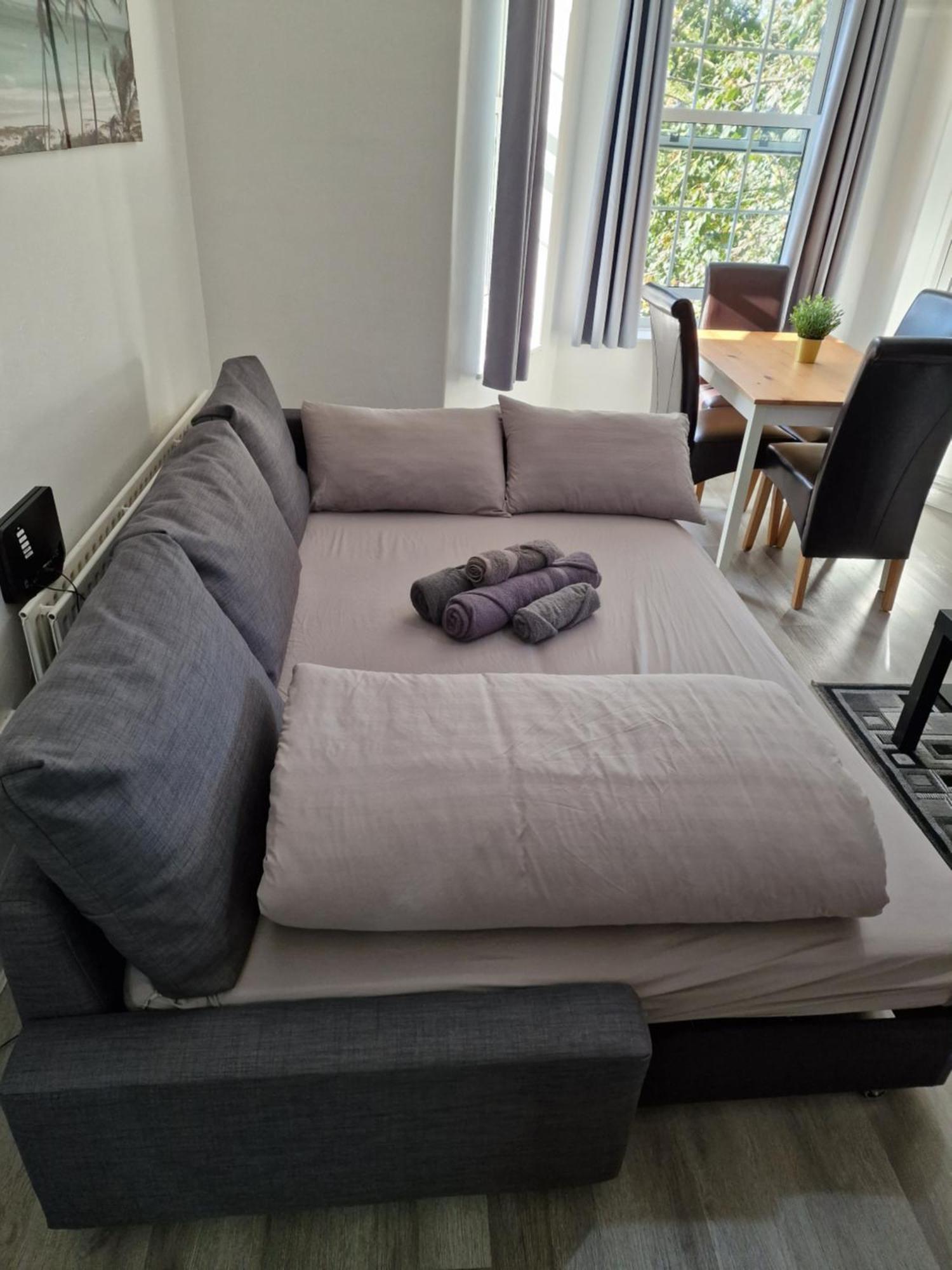 Apartment Comfortable 2 Bedrooms Flat In Oval *