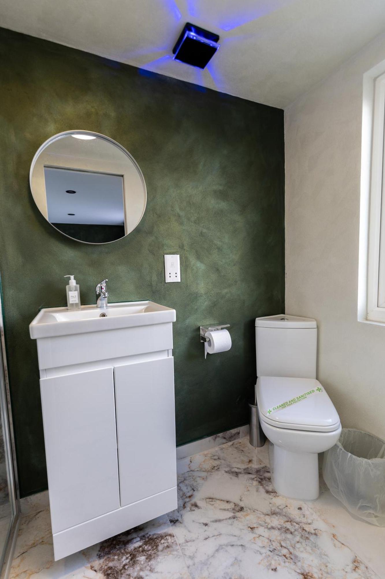 Guest house Paragraph Tottenham London