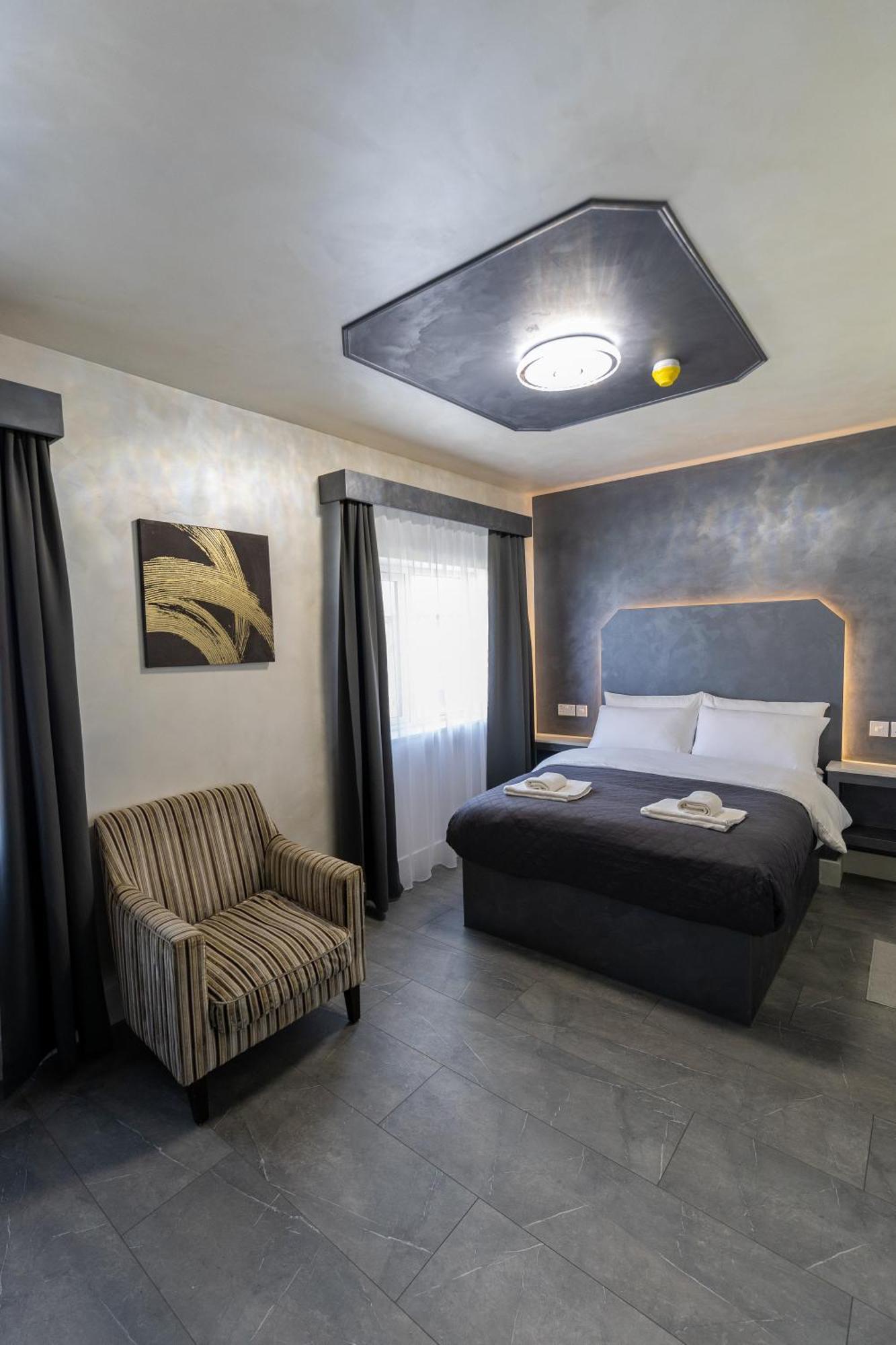 Guest house Paragraph Tottenham London