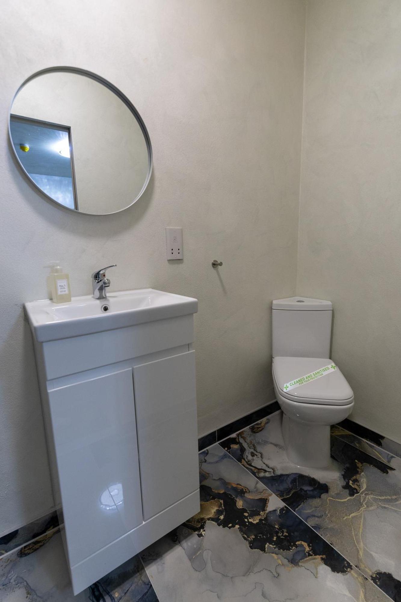 Guest house Paragraph Tottenham London