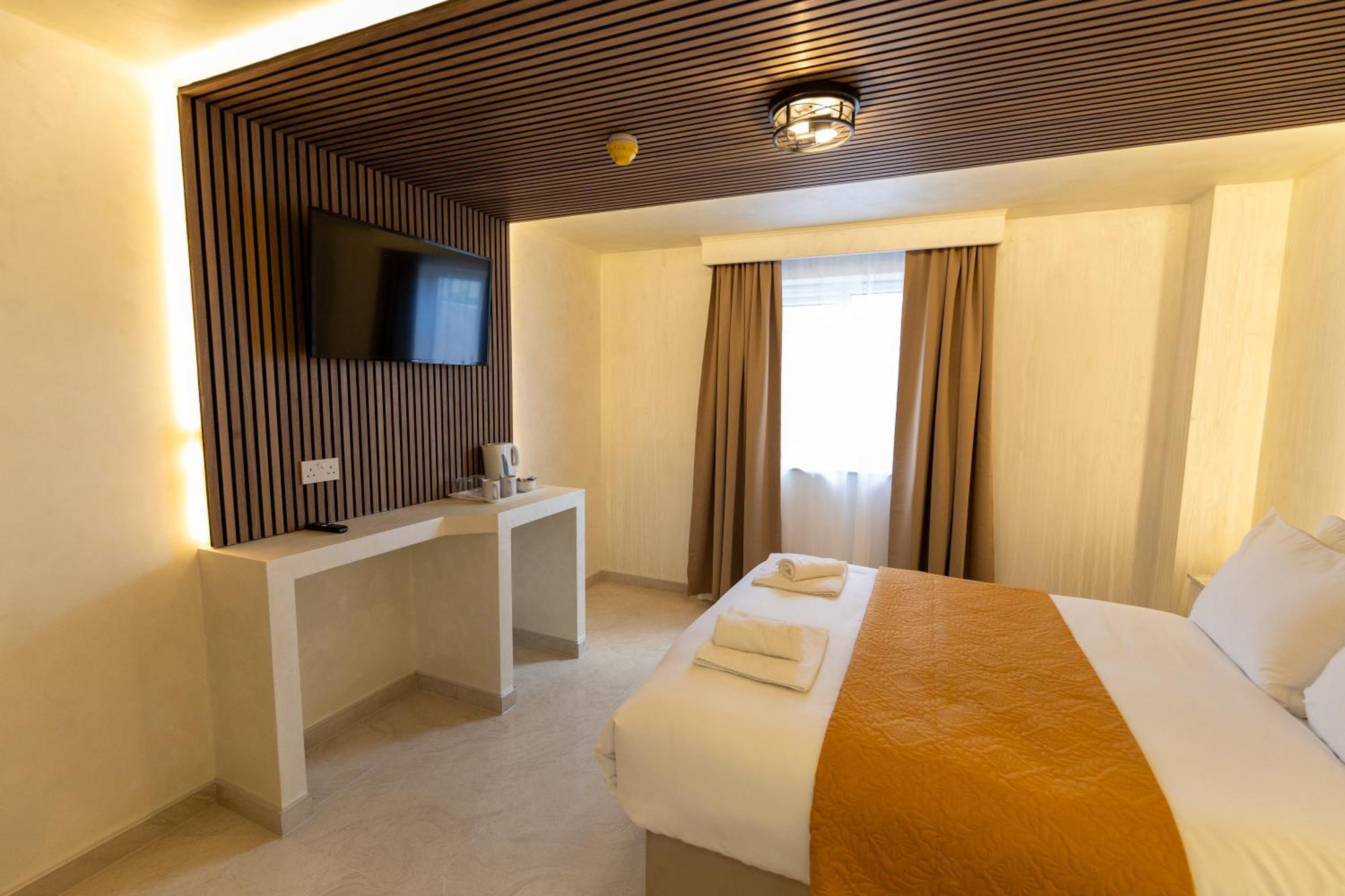 Paragraph Tottenham Guest house London