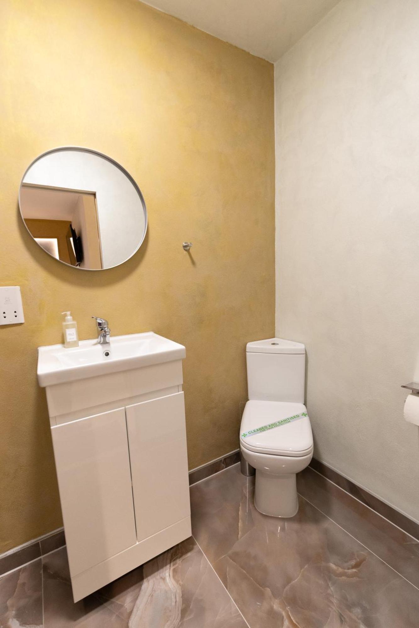 Paragraph Tottenham Guest house London