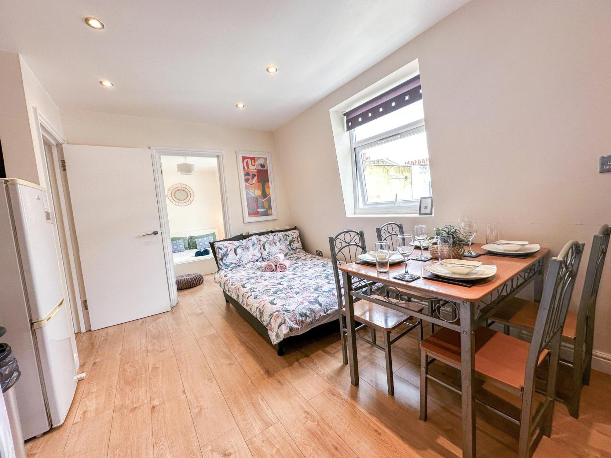 Lovely 3 Bedroom Flat , Aldgate, Tower Hill, Whitechapel Appartement Londen