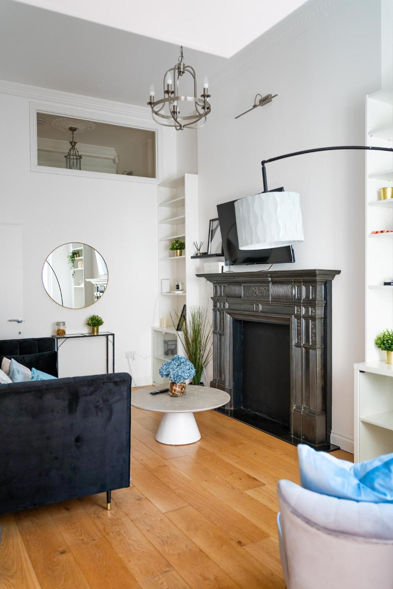 4br 2ba House By Livestay Short Lets & Serviced Near Oxford Circus With 2 Private Patios * Londres