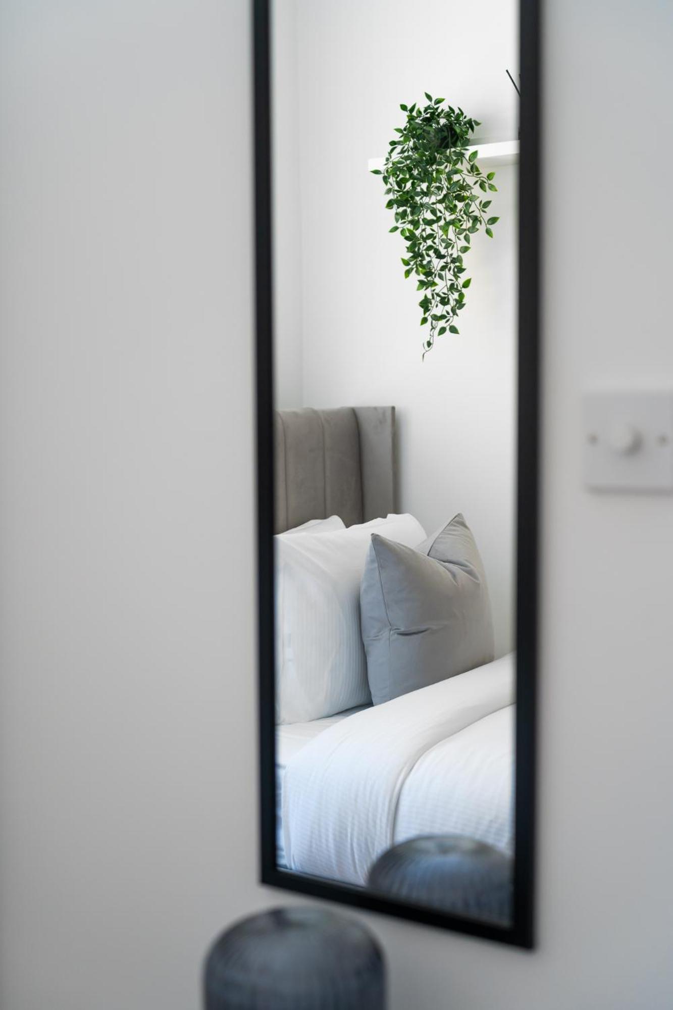 4br 2ba House By Livestay Short Lets & Serviced Near Oxford Circus With 2 Private Patios Londres