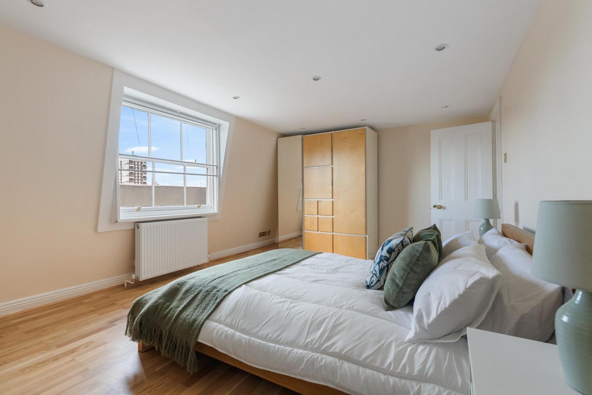 Parea Living - Spacious 4 Story House, Families, Big Groups * Londres
