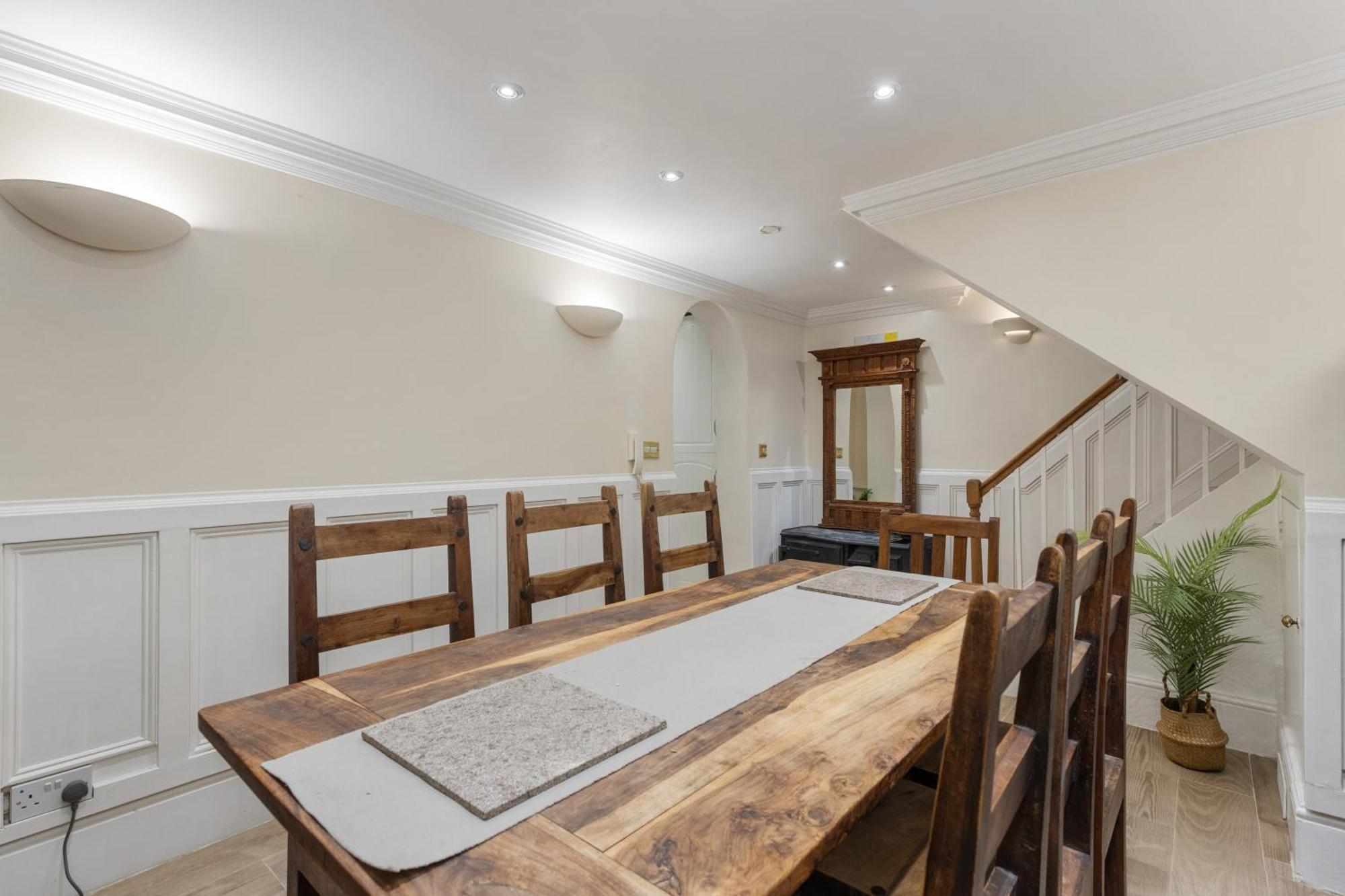 Apartamento Parea Living - Spacious 4 Story House, Families, Big Groups Londres