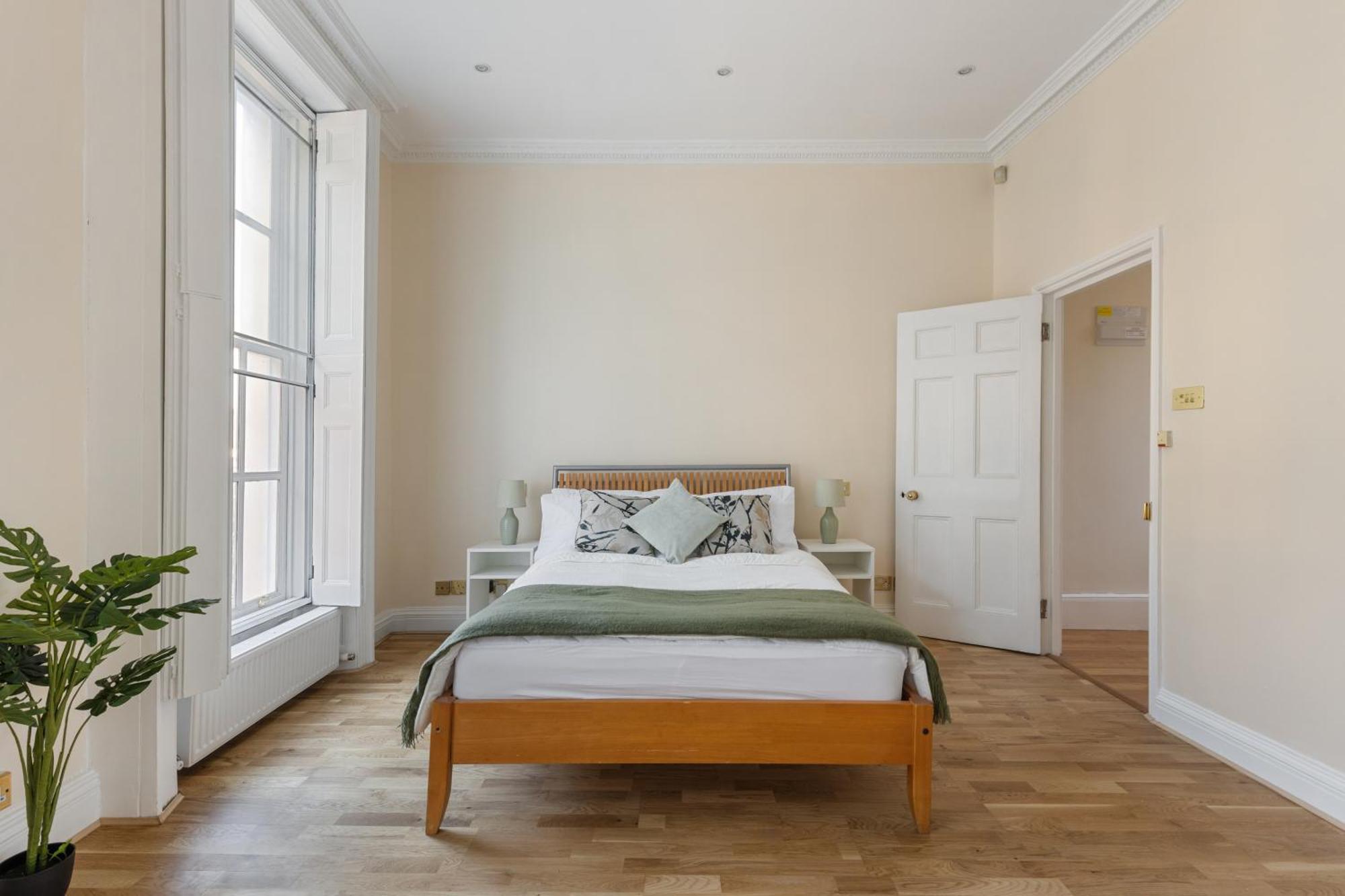 Parea Living - Spacious 4 Story House, Families, Big Groups Londres