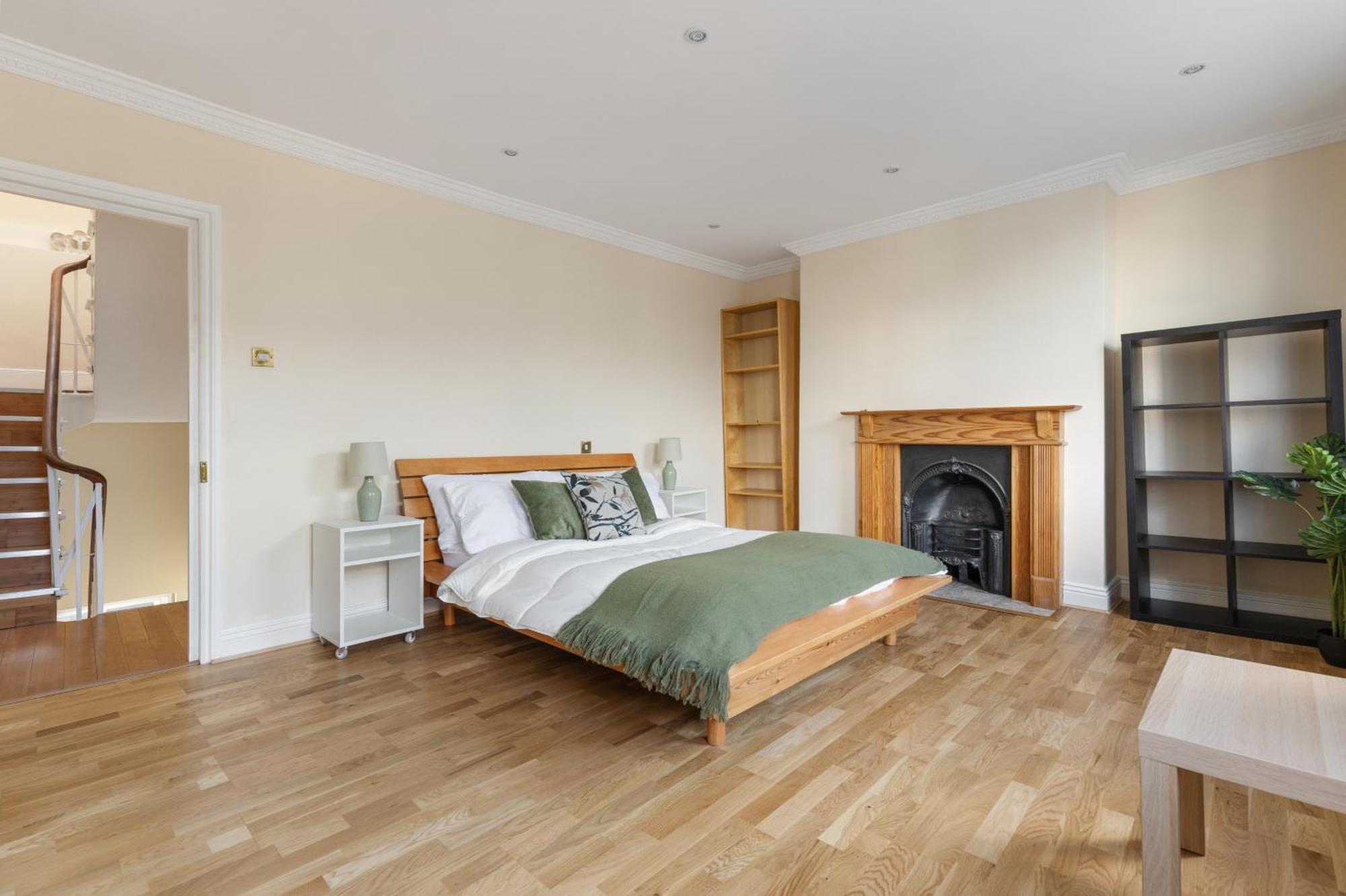 Parea Living - Spacious 4 Story House, Families, Big Groups * Londres