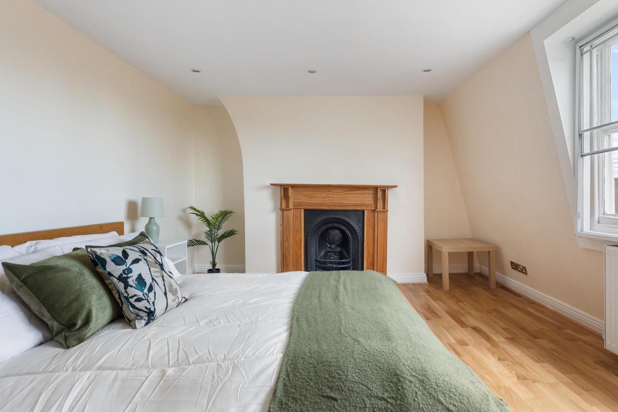 Parea Living - Spacious 4 Story House, Families, Big Groups * Londres