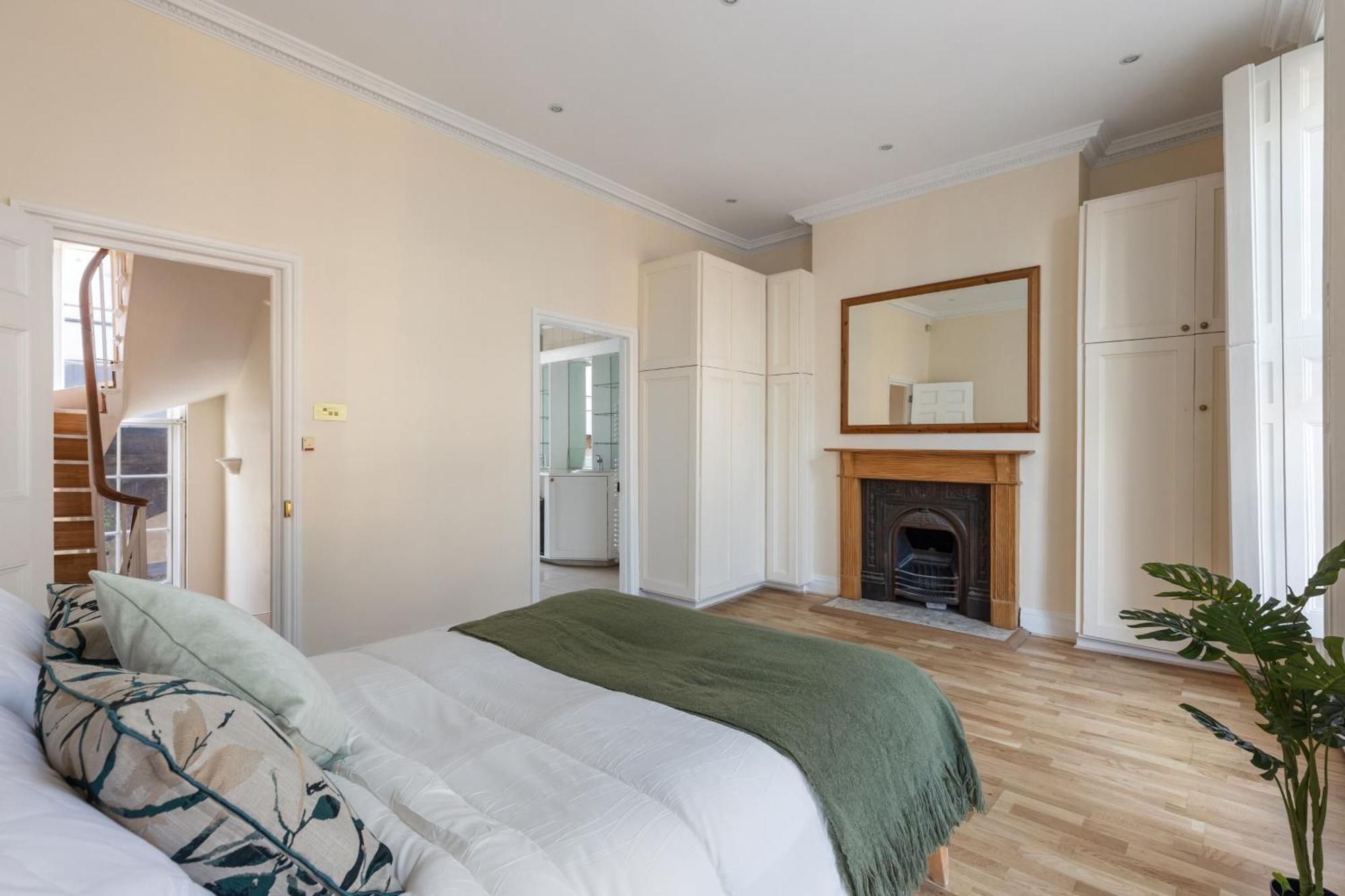 Apartamento Parea Living - Spacious 4 Story House, Families, Big Groups *
