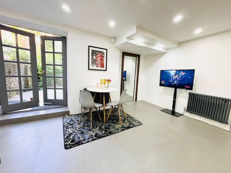 Beautiful House In Little Venice