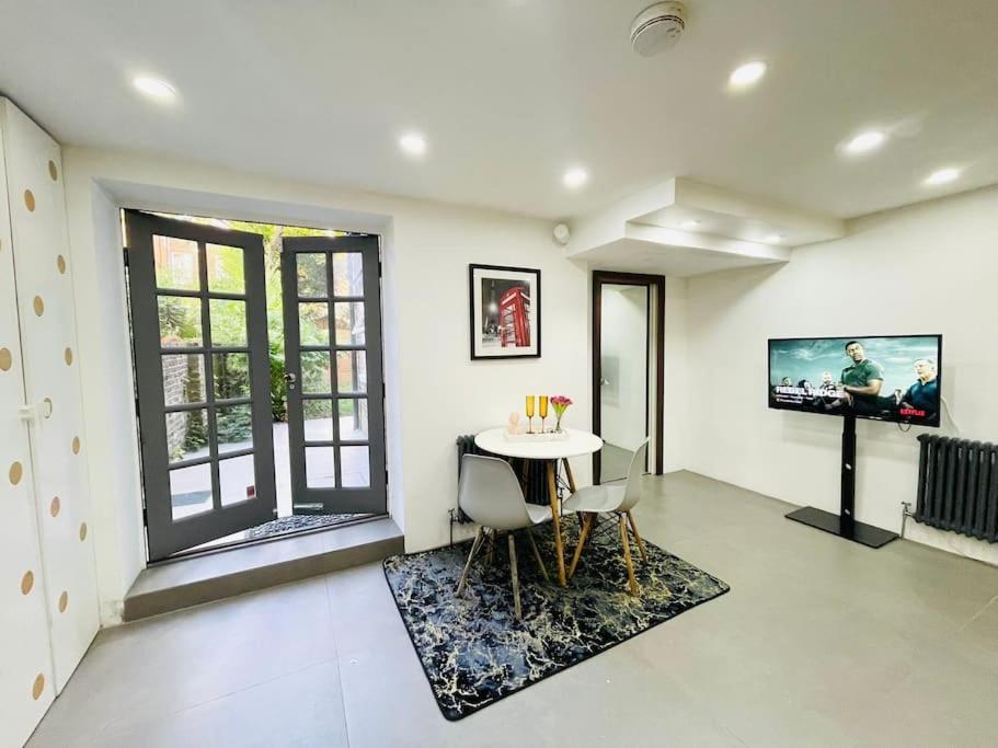 Beautiful House In Little Venice