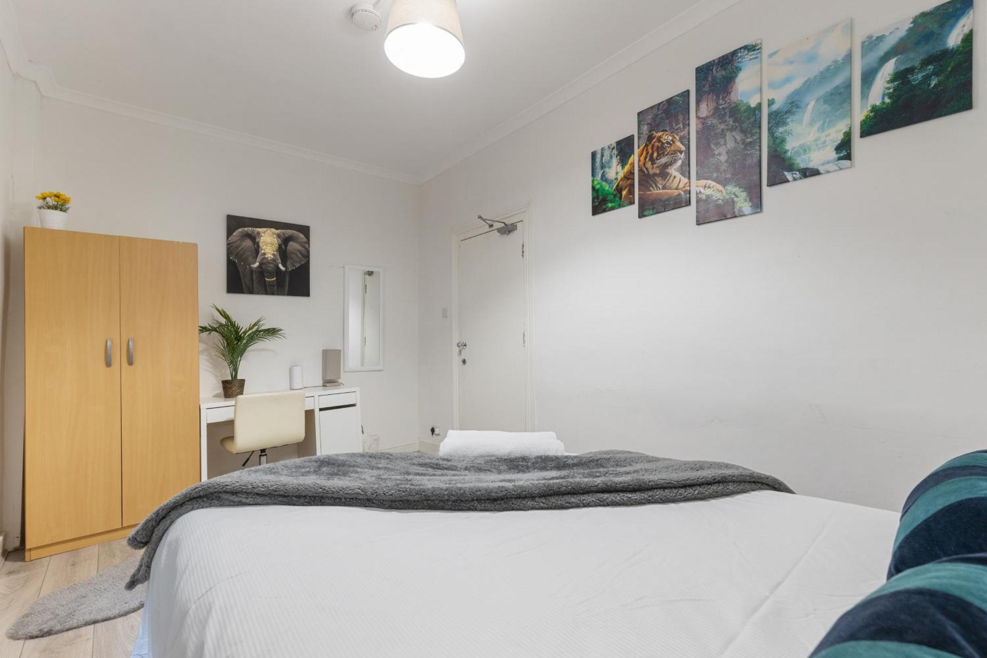 Cozy Retreat With 4 Bedrooms For Up To 10 Guests * Londres