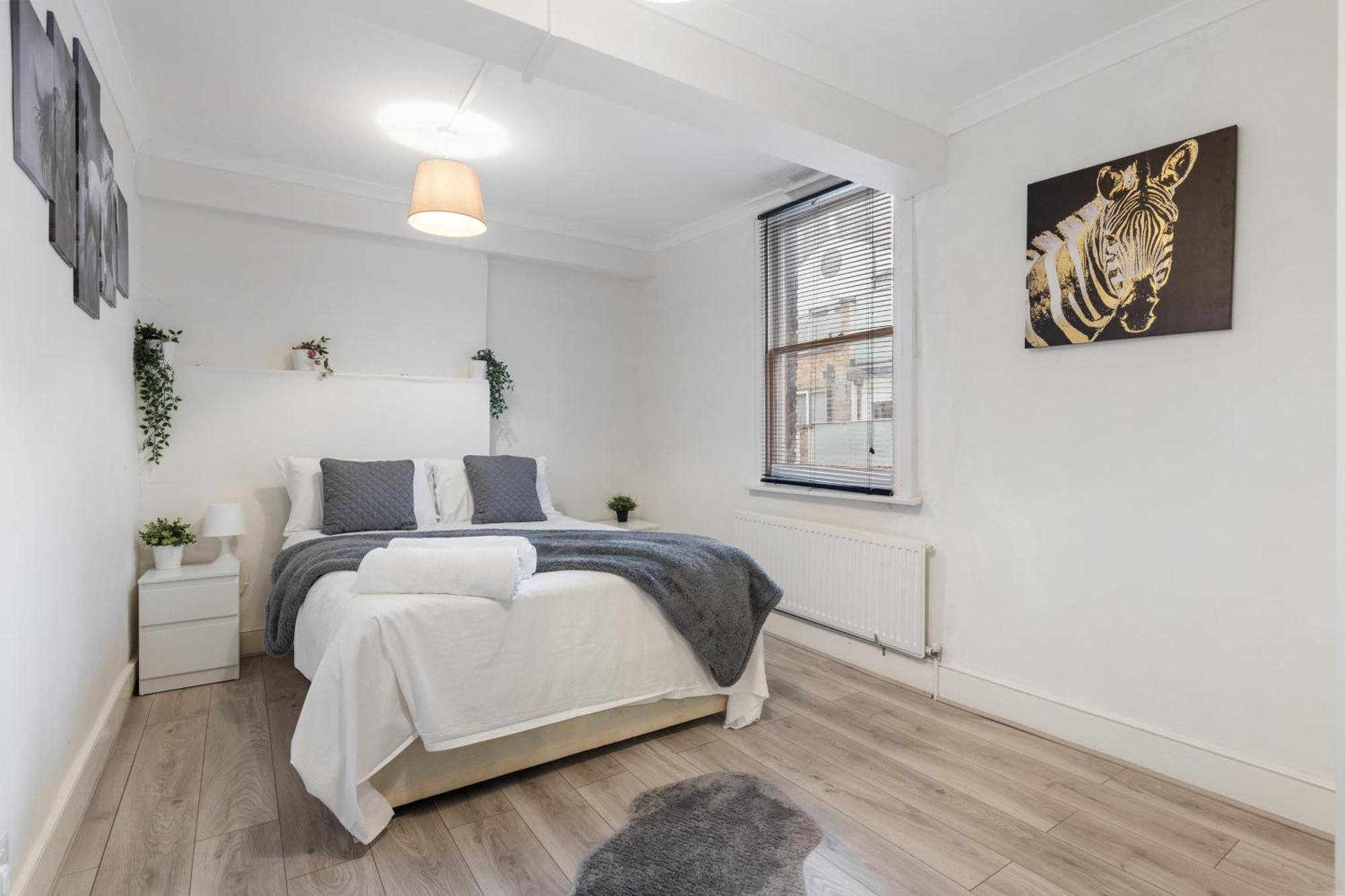 Cozy Retreat With 4 Bedrooms For Up To 10 Guests