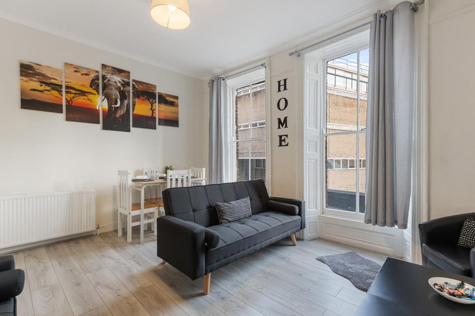 Cozy Retreat With 4 Bedrooms For Up To 10 Guests