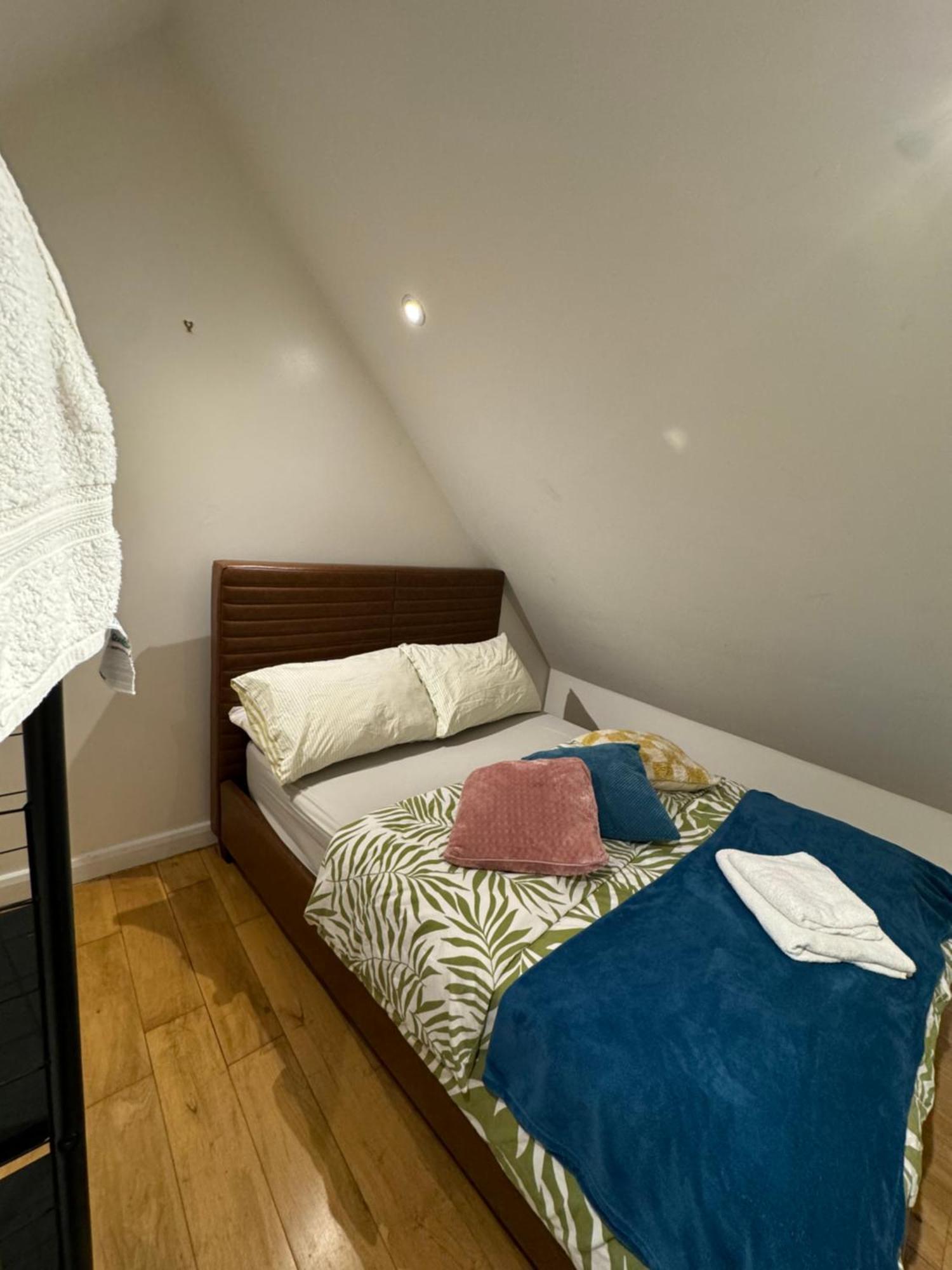 Casa de hóspedes Cozy Rooms Near Central London *