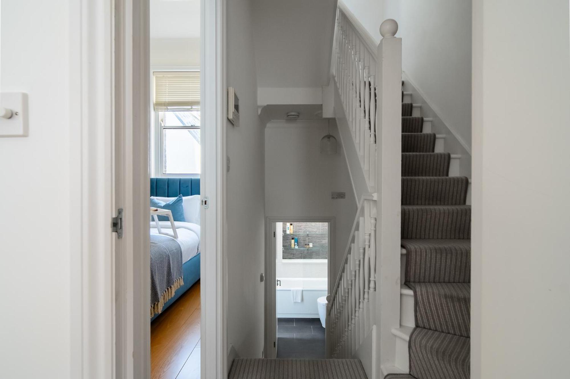 Casa de férias 4br 2ba House By Livestay Short Lets & Serviced Near Oxford Circus With 2 Private Patios *