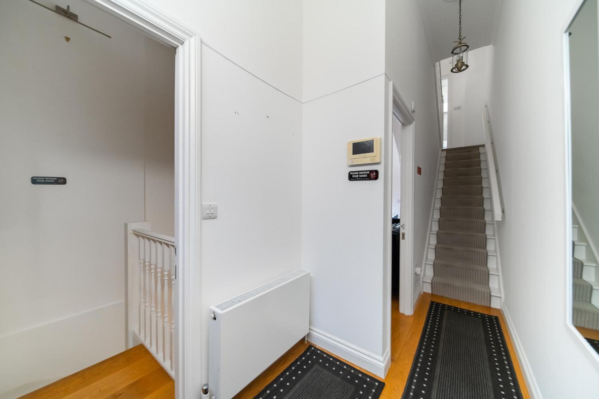 Casa de férias 4br 2ba House By Livestay Short Lets & Serviced Near Oxford Circus With 2 Private Patios Londres