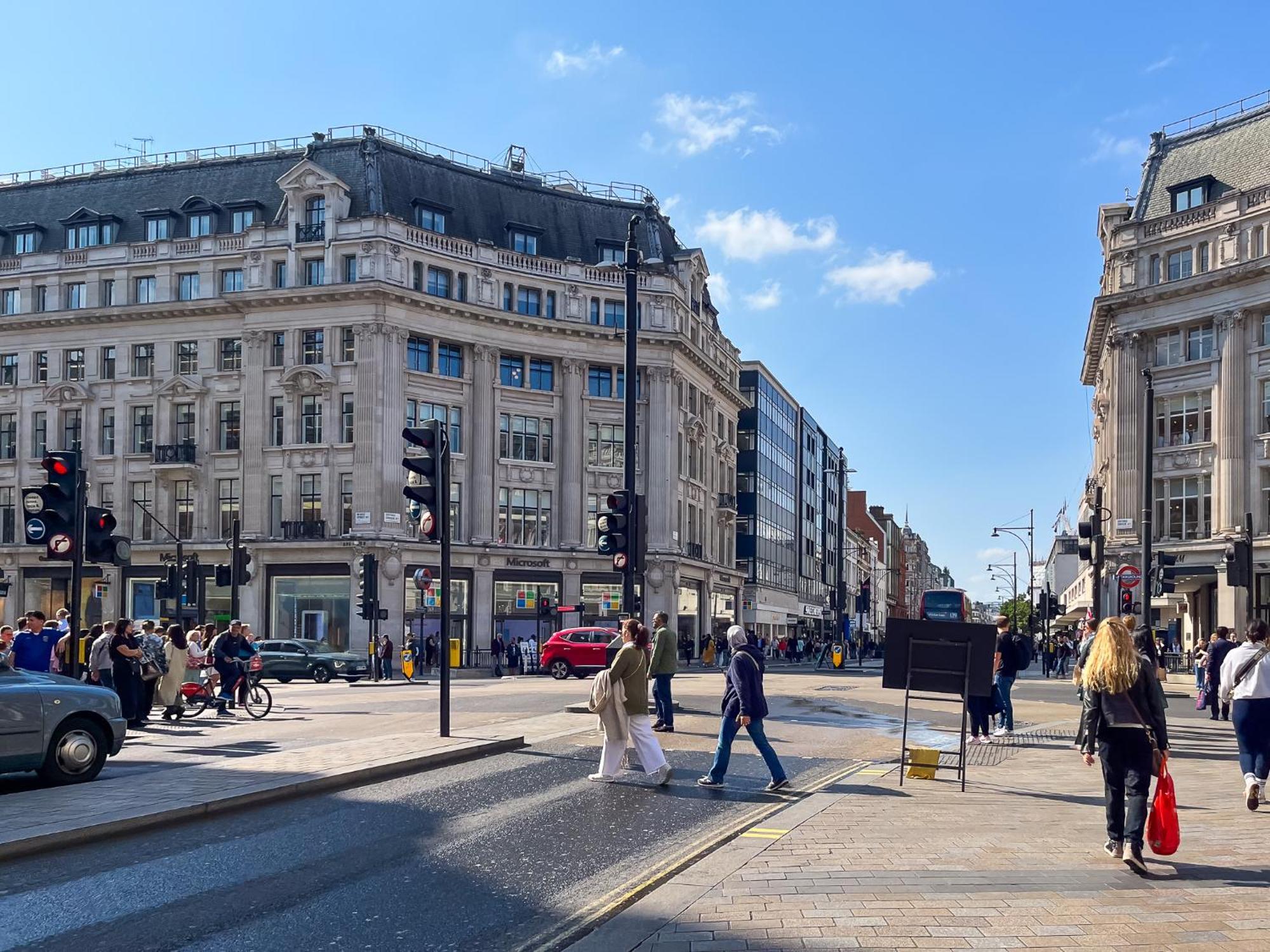 4br 2ba House By Livestay Short Lets & Serviced Near Oxford Circus With 2 Private Patios Casa de férias