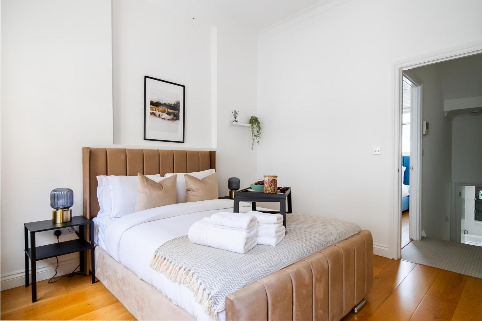 4br 2ba House By Livestay Short Lets & Serviced Near Oxford Circus With 2 Private Patios * Londres