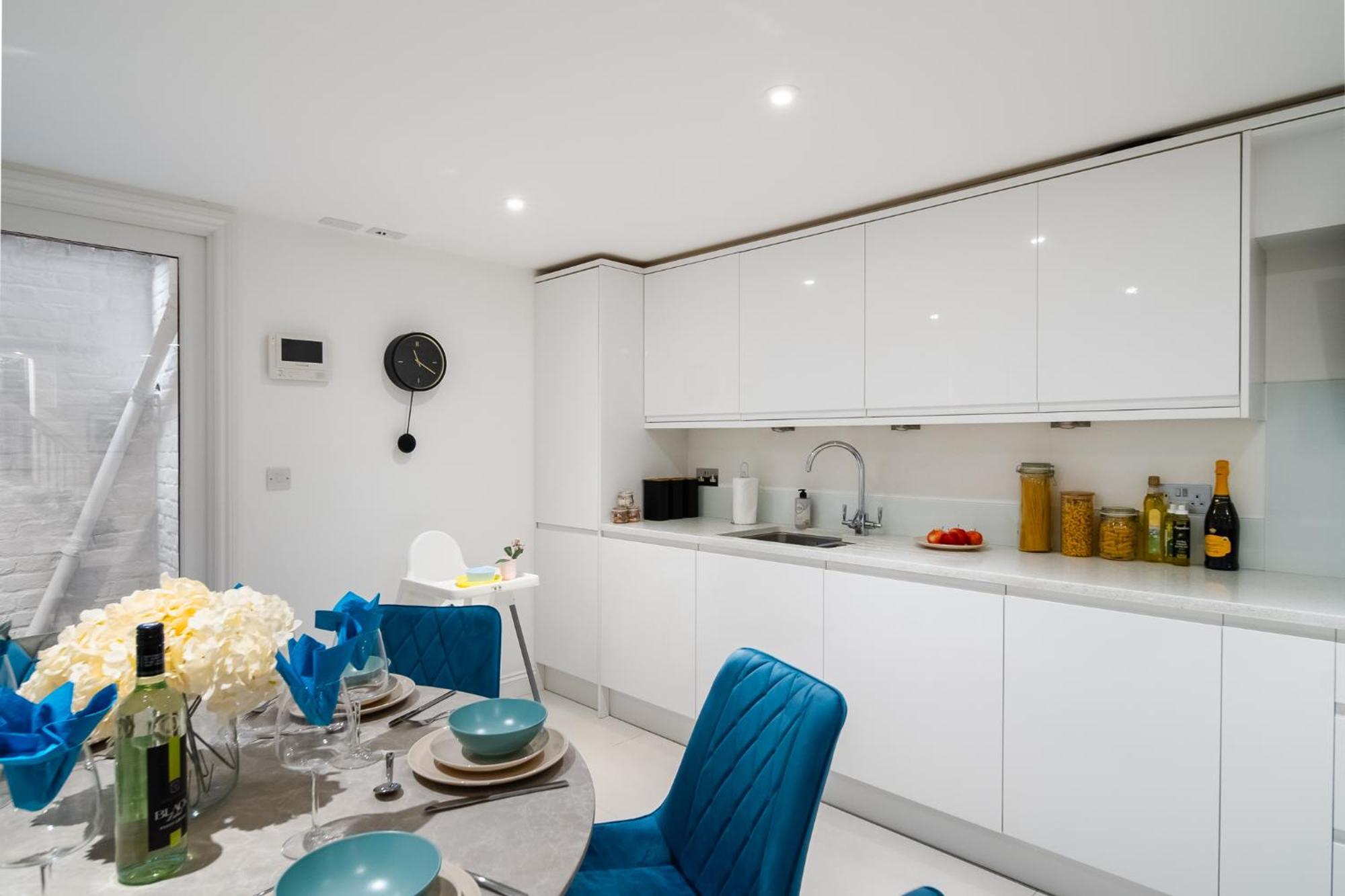 4br 2ba House By Livestay Short Lets & Serviced Near Oxford Circus With 2 Private Patios Casa de férias