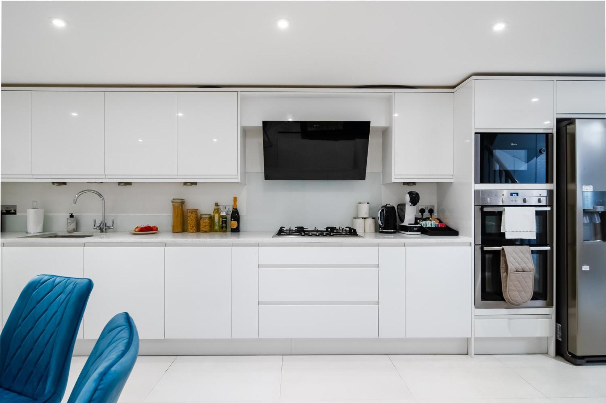 Casa de férias 4br 2ba House By Livestay Short Lets & Serviced Near Oxford Circus With 2 Private Patios Londres
