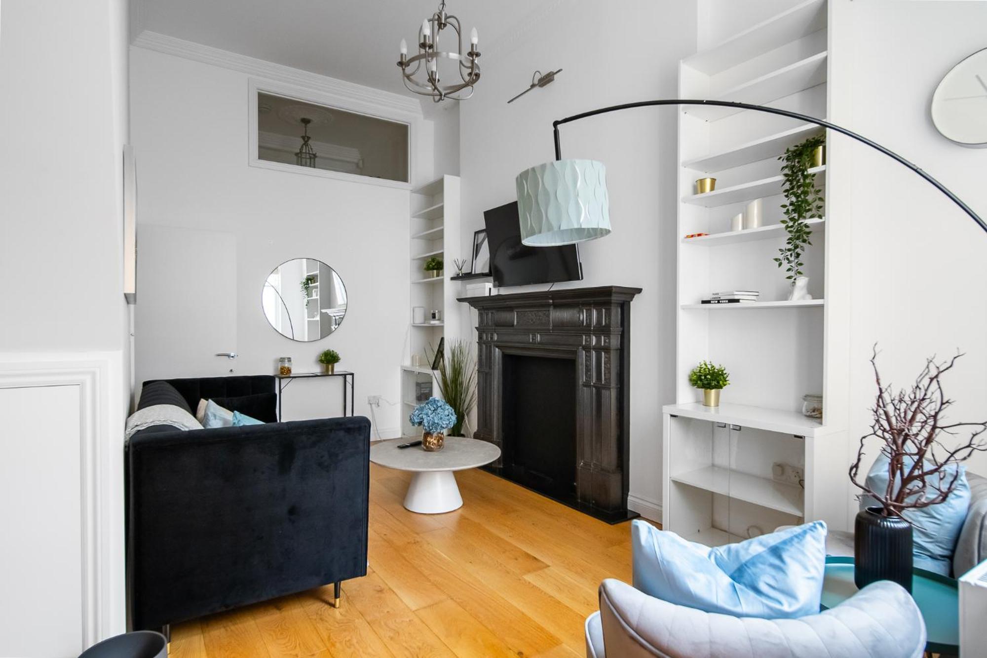 Casa de férias 4br 2ba House By Livestay Short Lets & Serviced Near Oxford Circus With 2 Private Patios *