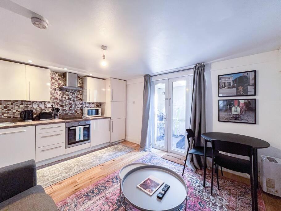 Stylish Camden B2 London