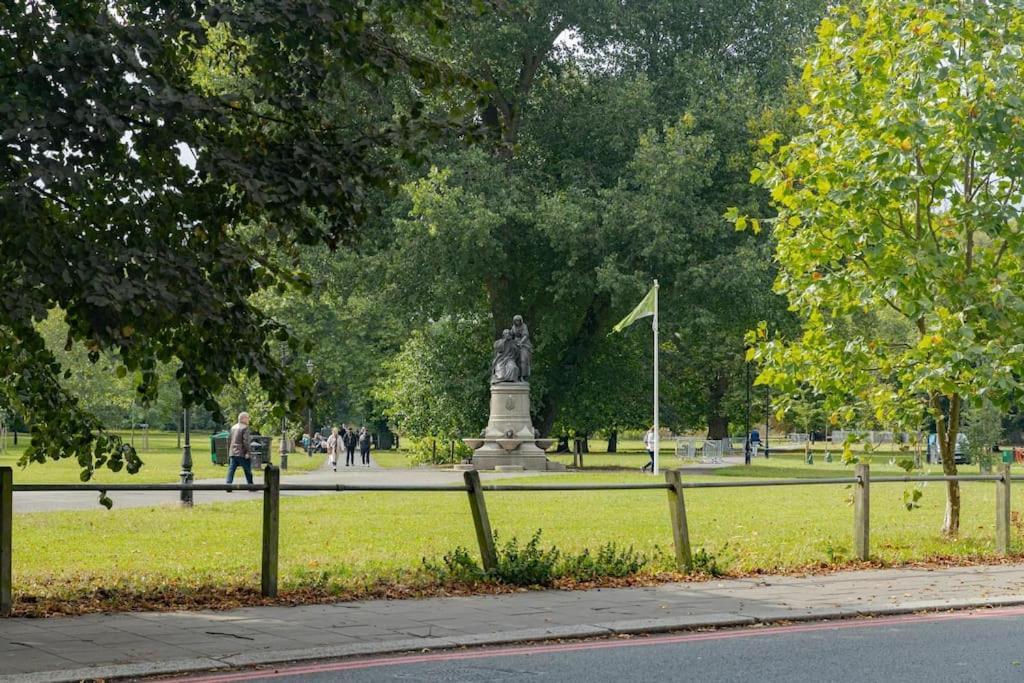 Upscale 2 Bedroom Clapham Common Londres