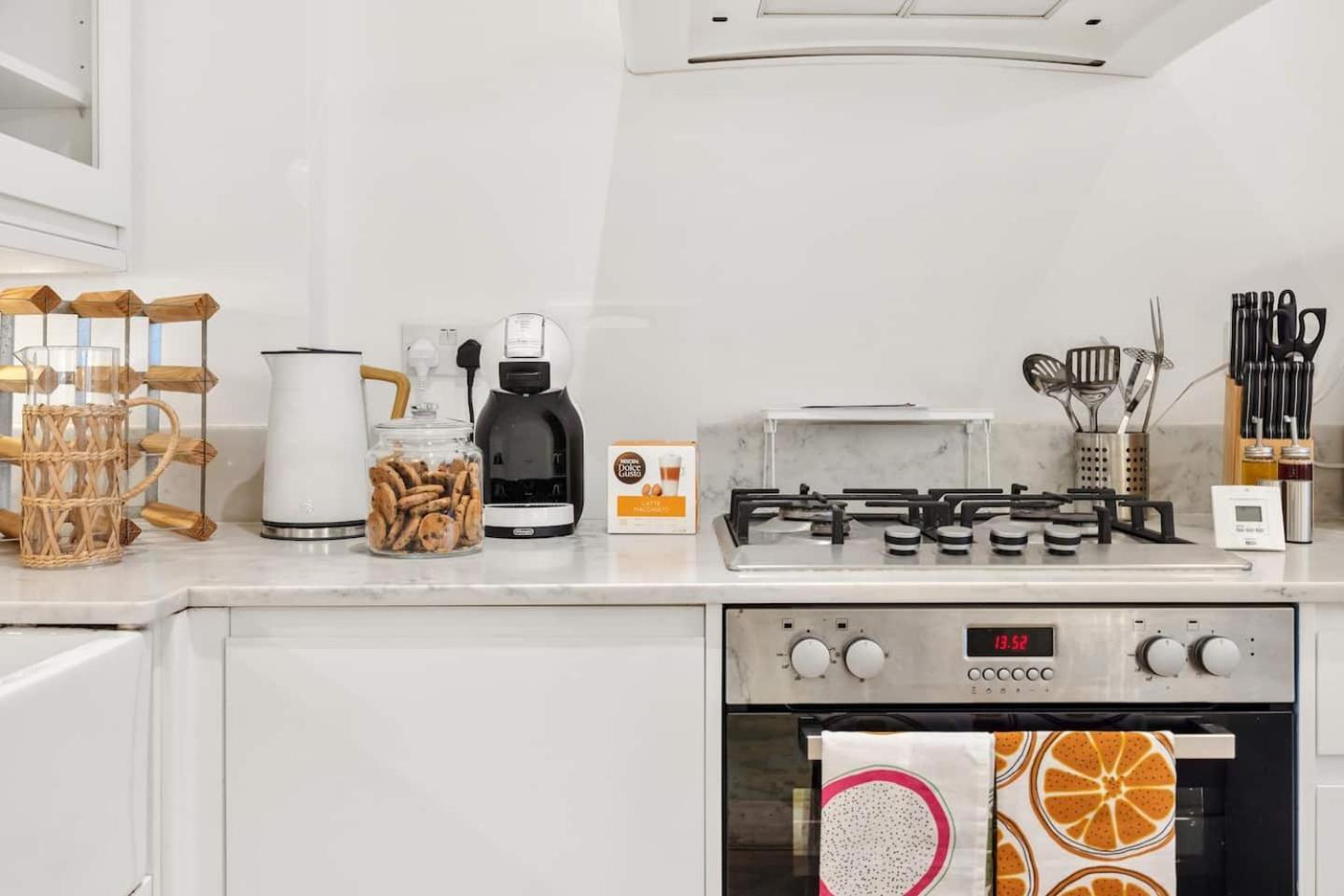 Apartamento 3 Bedroom 2 Bathroom Victorian Flat In Kensington Londres
