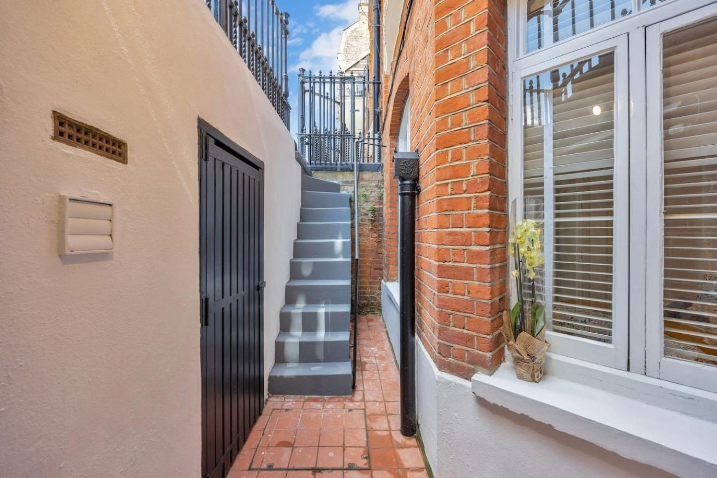 3 Bedroom 2 Bathroom Victorian Flat In Kensington Londres