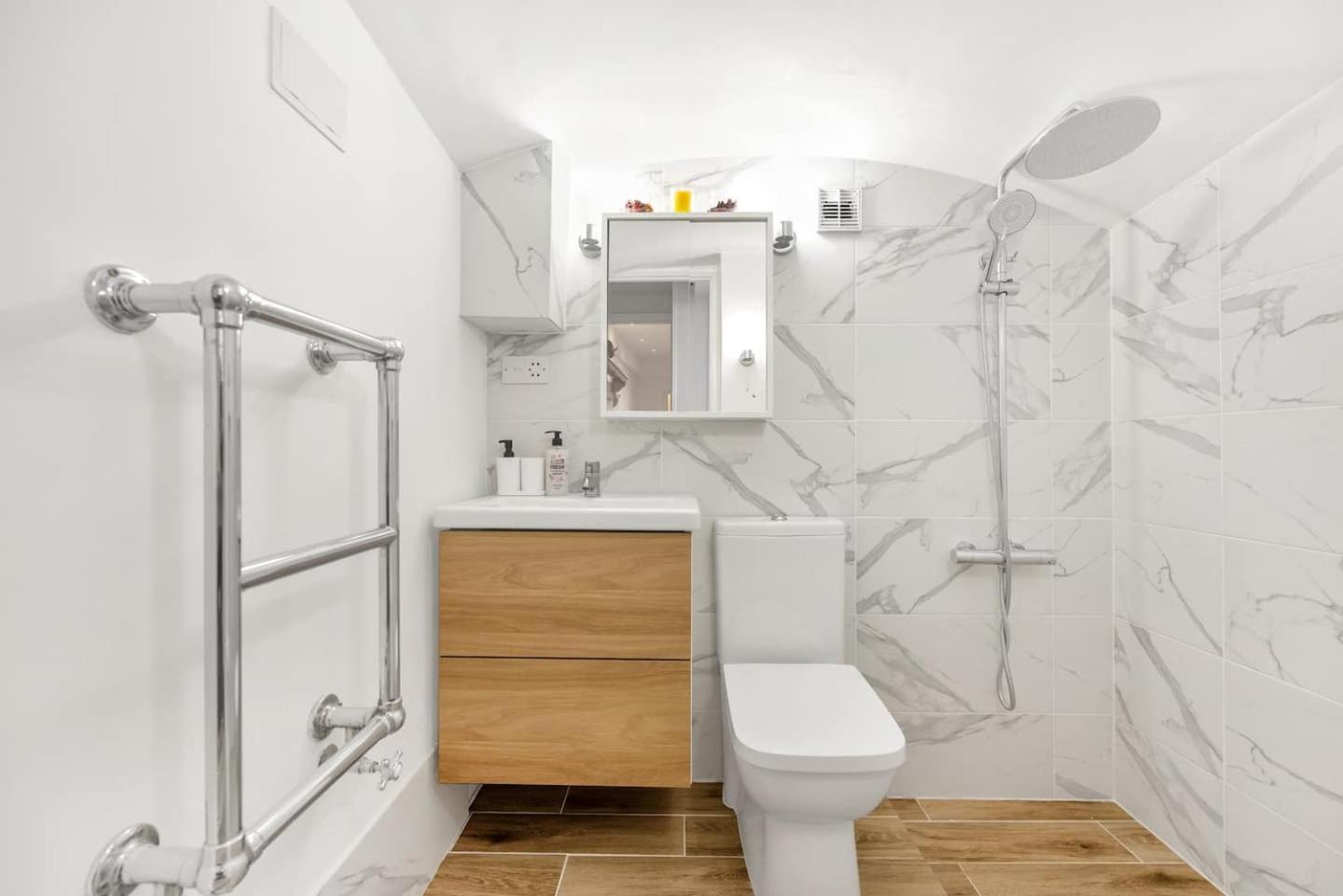 Apartamento 3 Bedroom 2 Bathroom Victorian Flat In Kensington