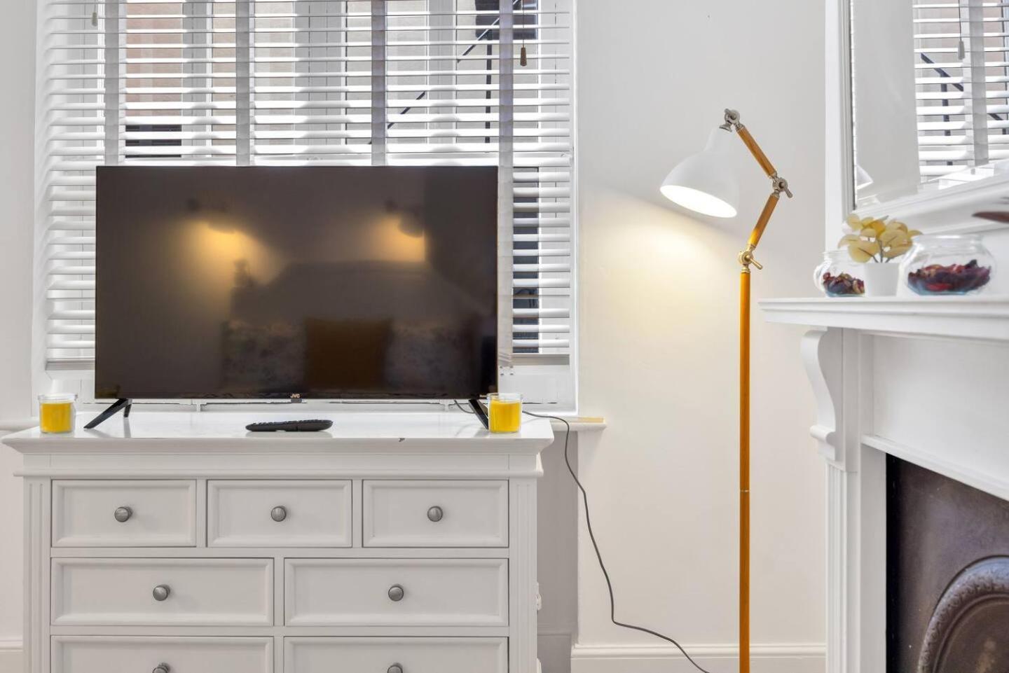 Apartamento 3 Bedroom 2 Bathroom Victorian Flat In Kensington