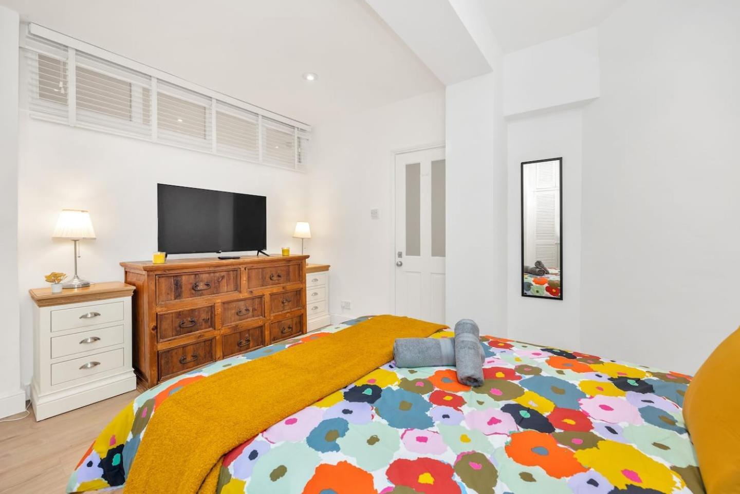 3 Bedroom 2 Bathroom Victorian Flat In Kensington * Londres
