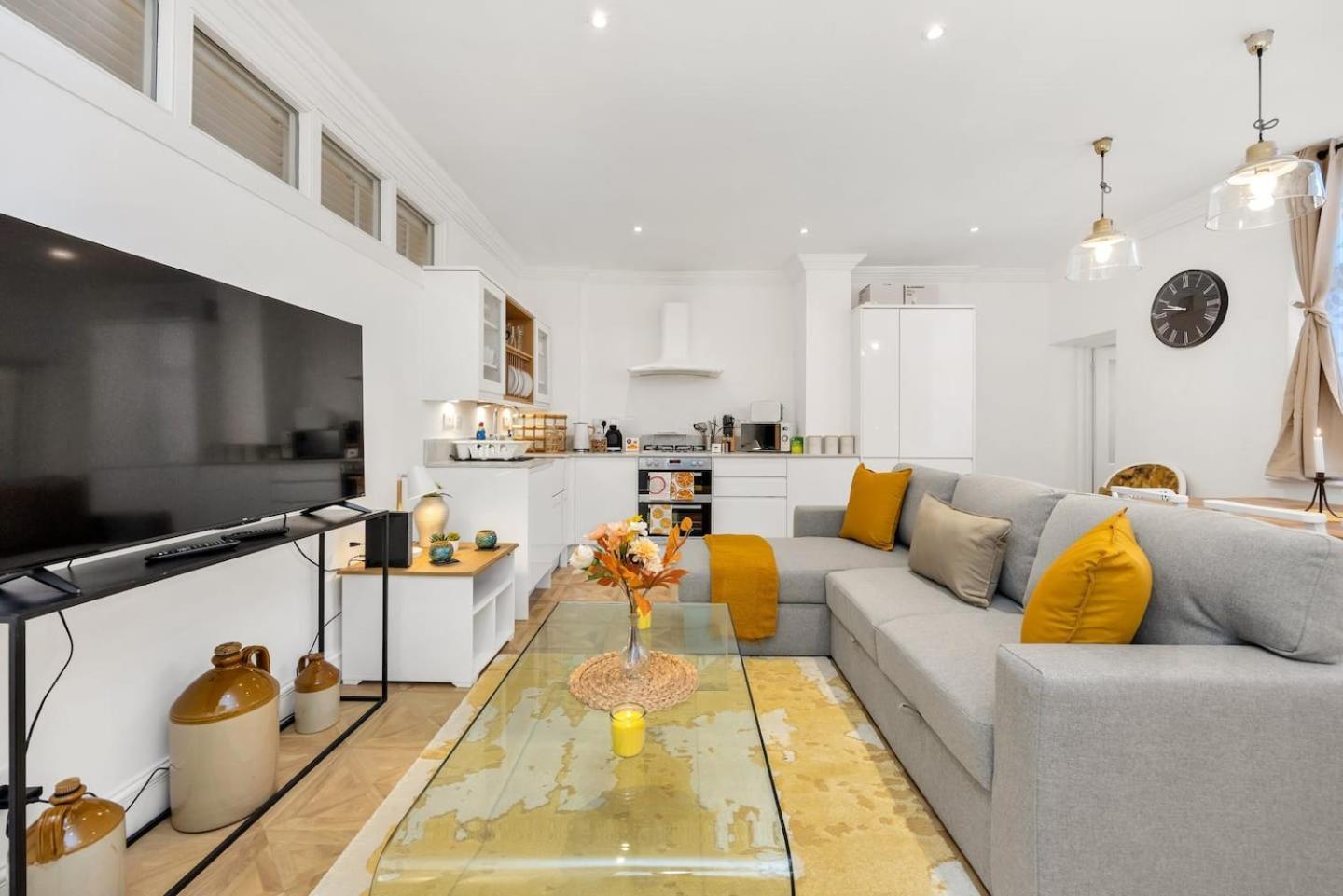 Apartamento 3 Bedroom 2 Bathroom Victorian Flat In Kensington *
