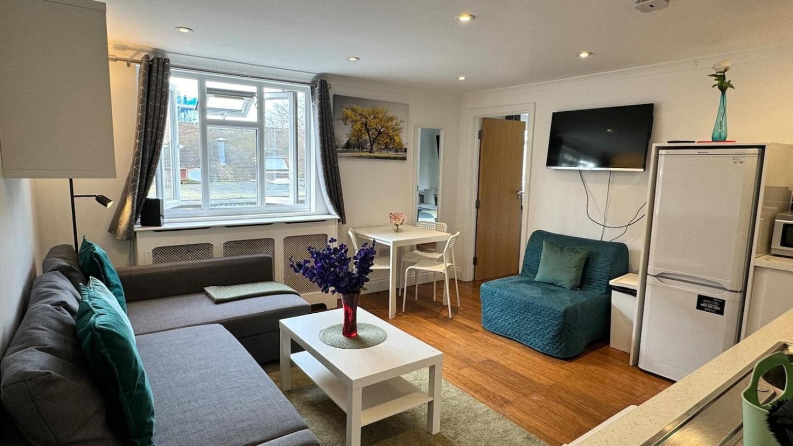 1 Bedroom Comfortable Flat In Kensington