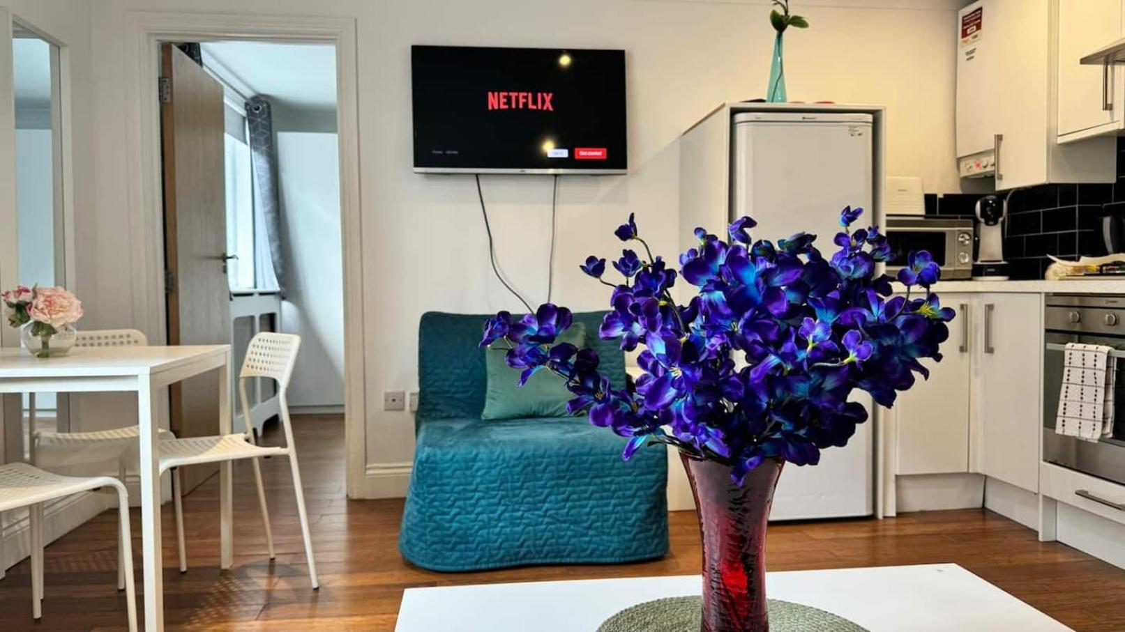 1 Bedroom Comfortable Flat In Kensington Appartement