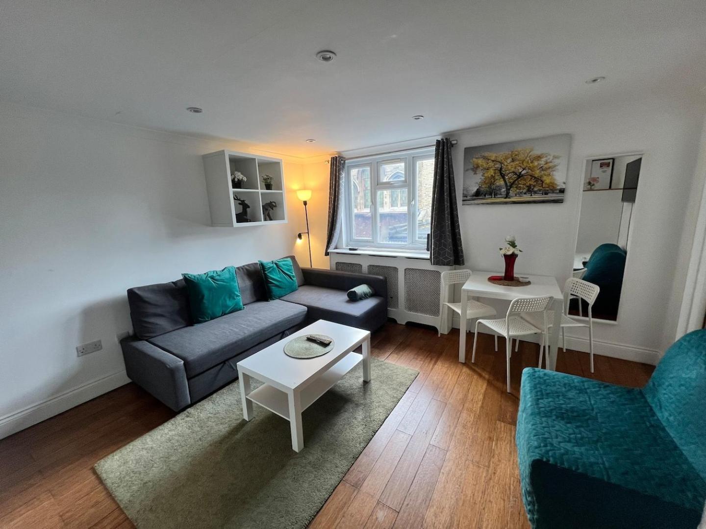 1 Bedroom Comfortable Flat In Kensington Appartement