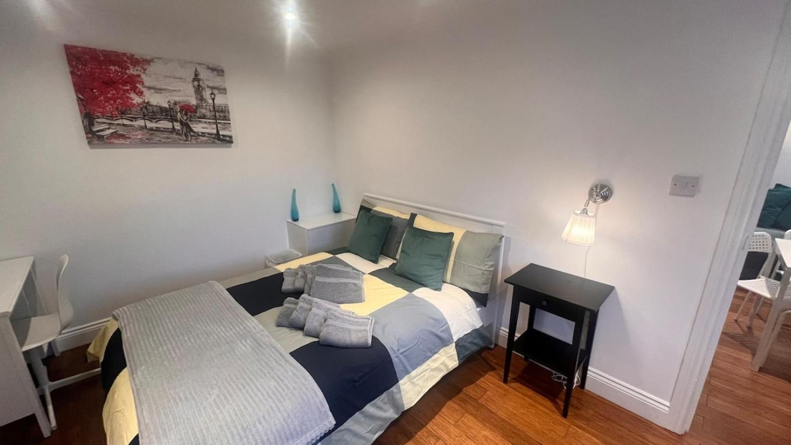 1 Bedroom Comfortable Flat In Kensington *