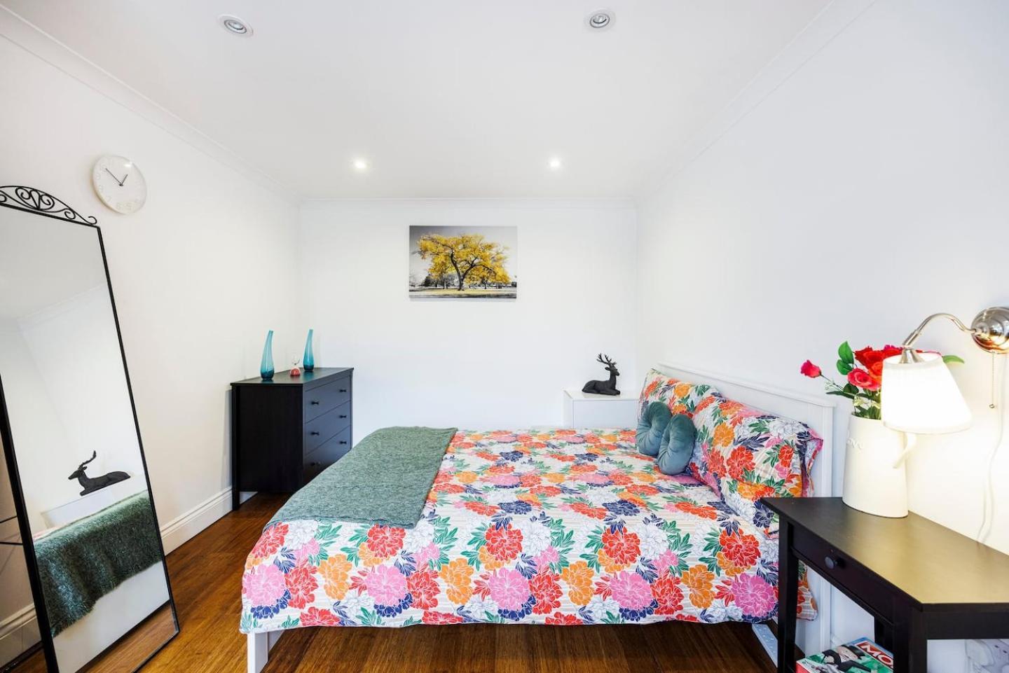 1 Bedroom Comfortable Flat In Kensington