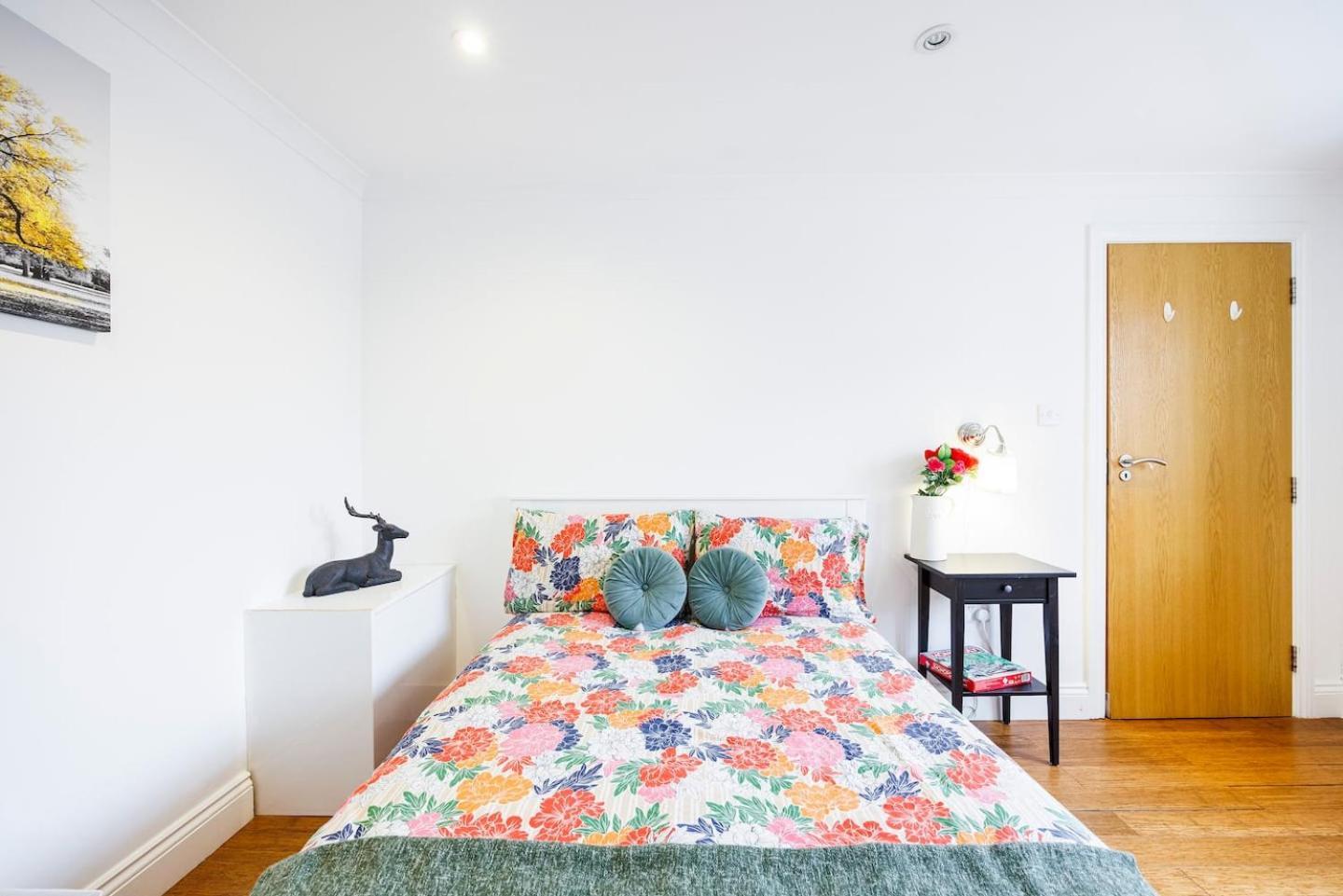 1 Bedroom Comfortable Flat In Kensington Appartement *