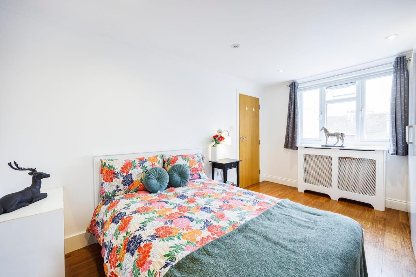 1 Bedroom Comfortable Flat In Kensington * Londres
