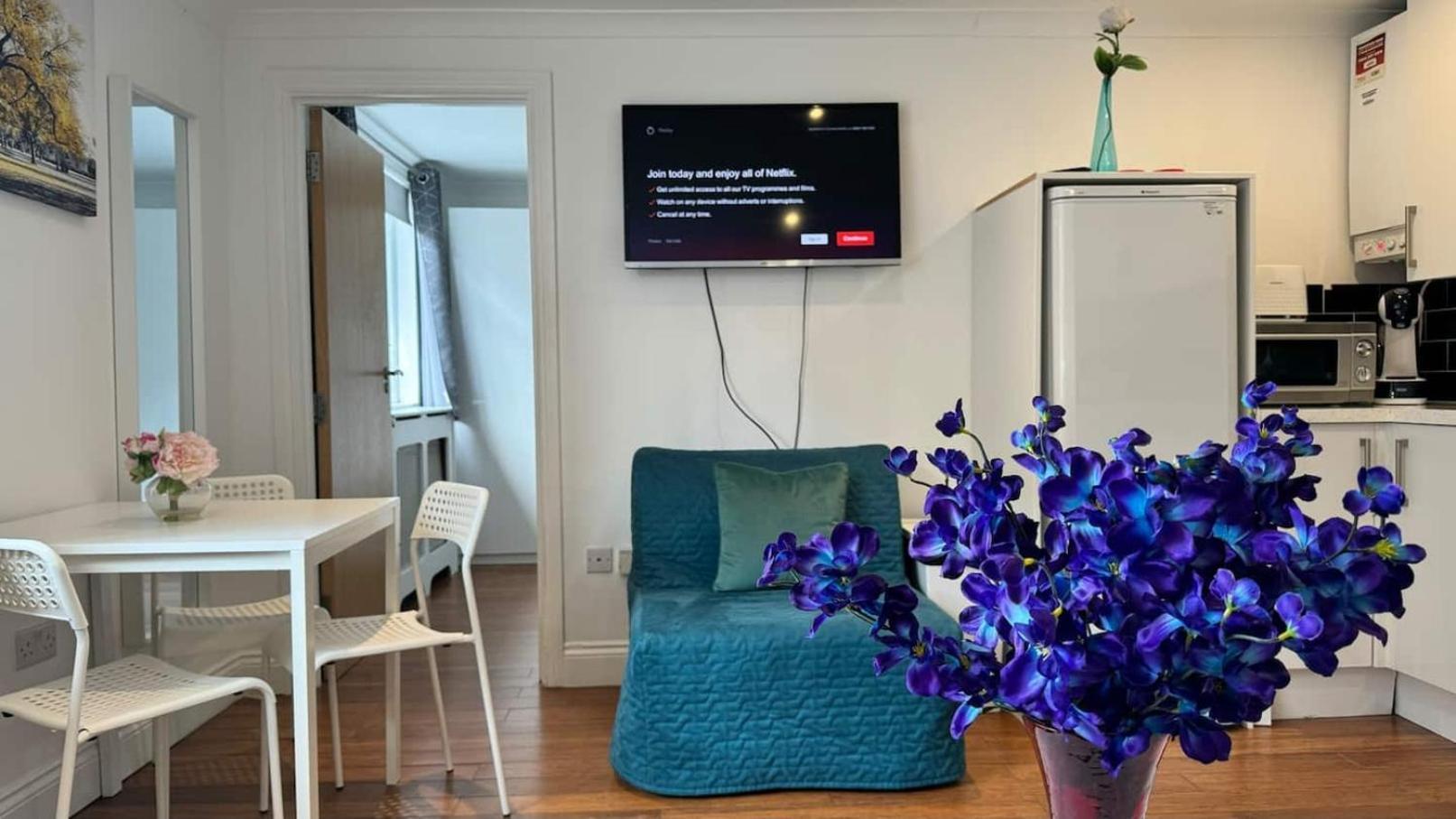 1 Bedroom Comfortable Flat In Kensington *