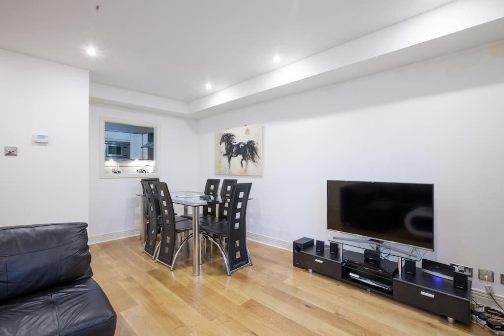 Amazing Location Near St Paul's - Sleeps 4 * Londres