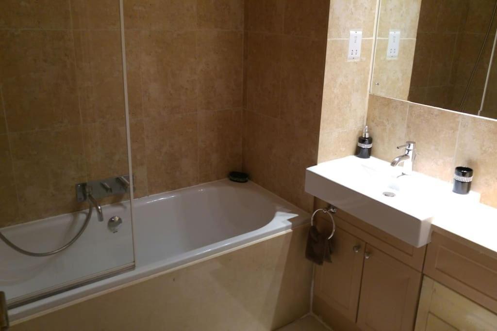 Amazing Location Near St Paul's - Sleeps 4