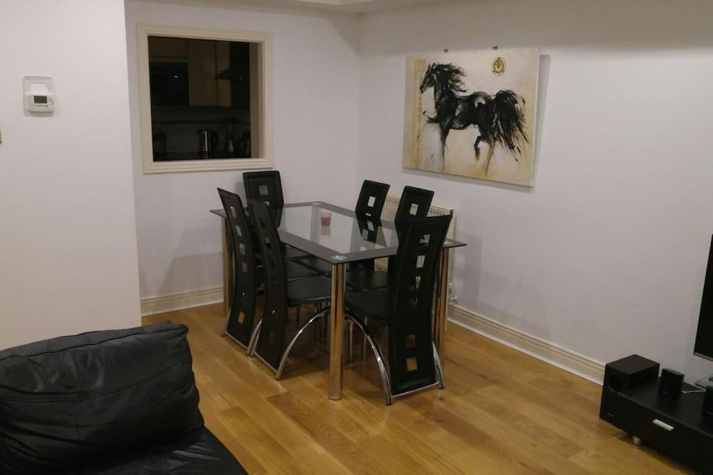 Amazing Location Near St Paul's - Sleeps 4 *