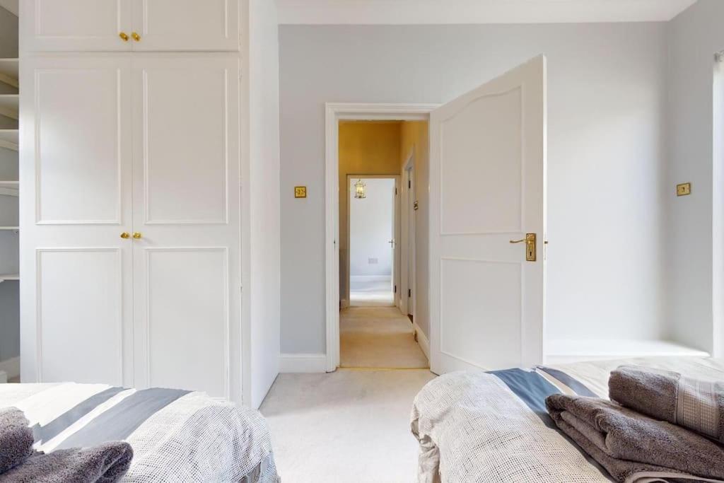 Ferienhaus Prime Location Prince's Gate Mews 4bd 3 Bath London